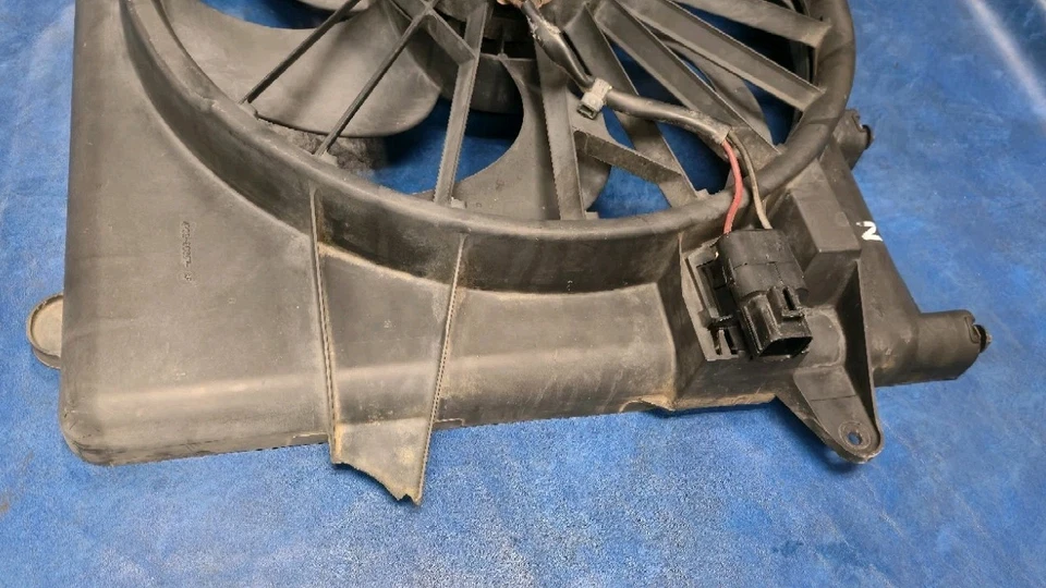 FORD MUSTANG 2005-2014 RADIADOR ELÉCTRICO VENTILADORES DE REFRIGERACIÓN MOTOR MONTAJE OEM Foto 3 de 4