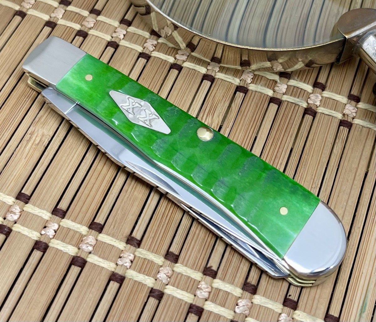 Case XX USA 2026 Gator Jig Bright Green Bone 11440 Trapper Pocket