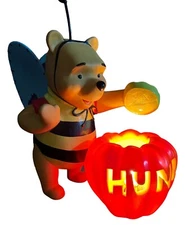 Disney Winnie The Pooh Hunny Pot Halloween Bumble Bee Lighted Pumpkin Decoration