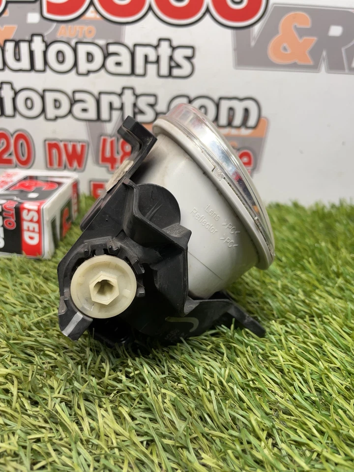 ✅ Toyota Corolla 2016 luz antiniebla LH OEM Foto 3 de 4