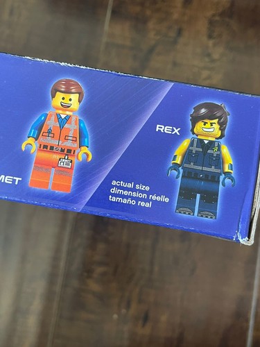 Lego 70826 THE LEGO MOVIE 2 Rex’s Rex-treme Offroader 70826 BRAND NEW SEALED BOX - Picture 3 of 5