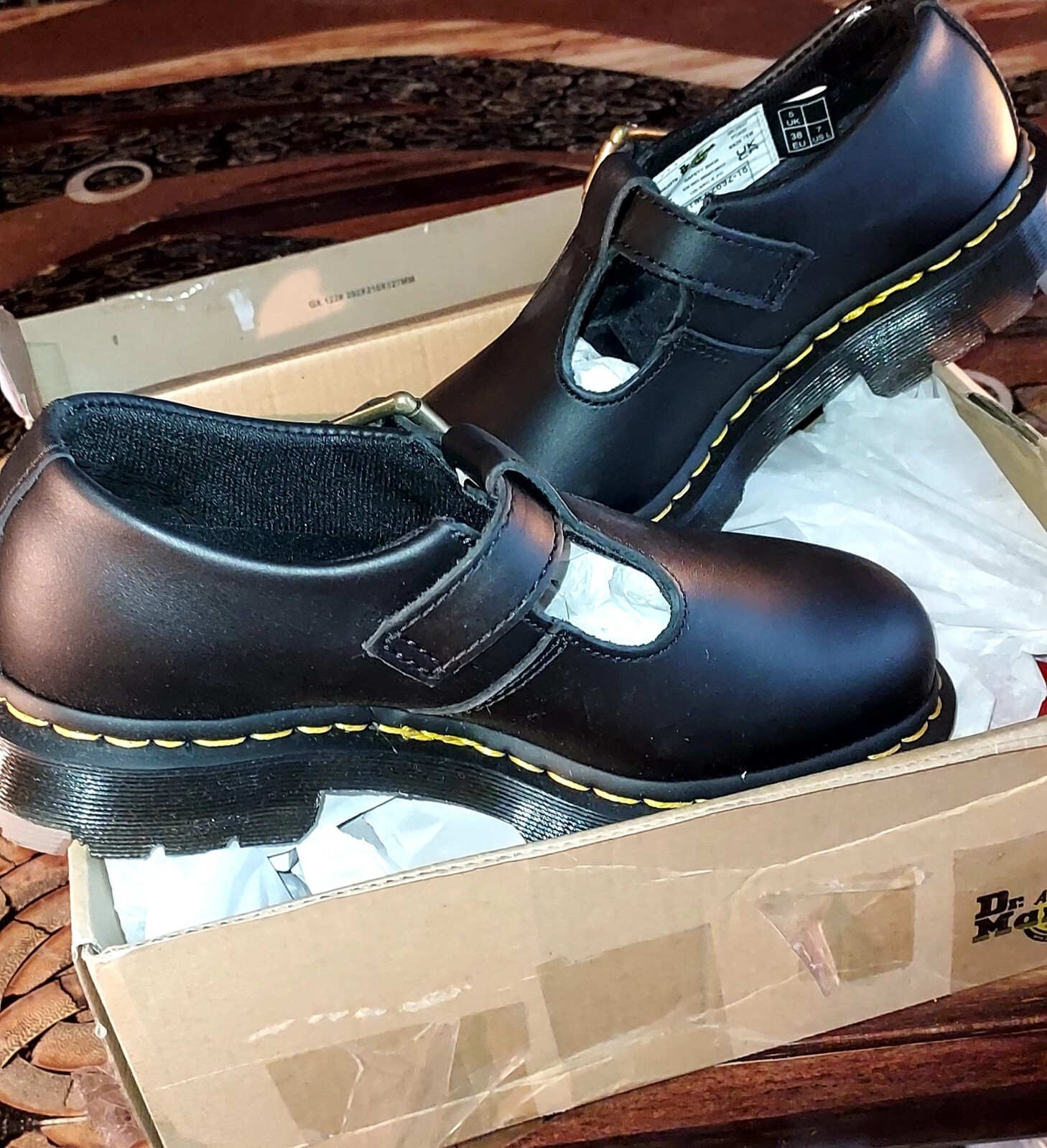 Dr. Martens Polley SR Womens sz 7 Slip Resistant Full Grain T Bar 