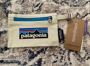 patagonia zippered pouch