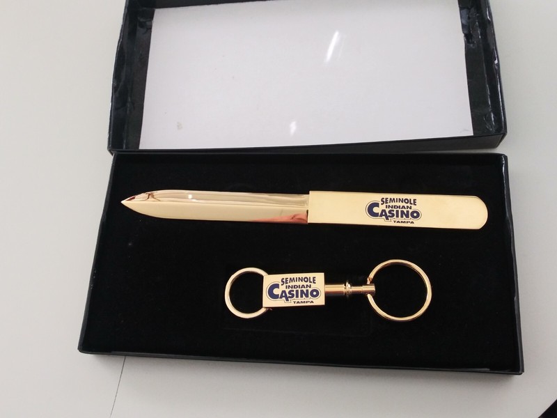 VINTAGE SEMINOLE INDIAN CASINO TAMPA GOLD TONE LETTER OPENER & KEY CHAIN
