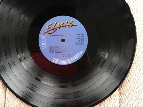ELVIS PRESLEY ~THE SOUND OF YOUR CRY ~ RCALP3060 ~ 1981~ 12 TRACKS ~ BLUE LABEL - Picture 6 of 9