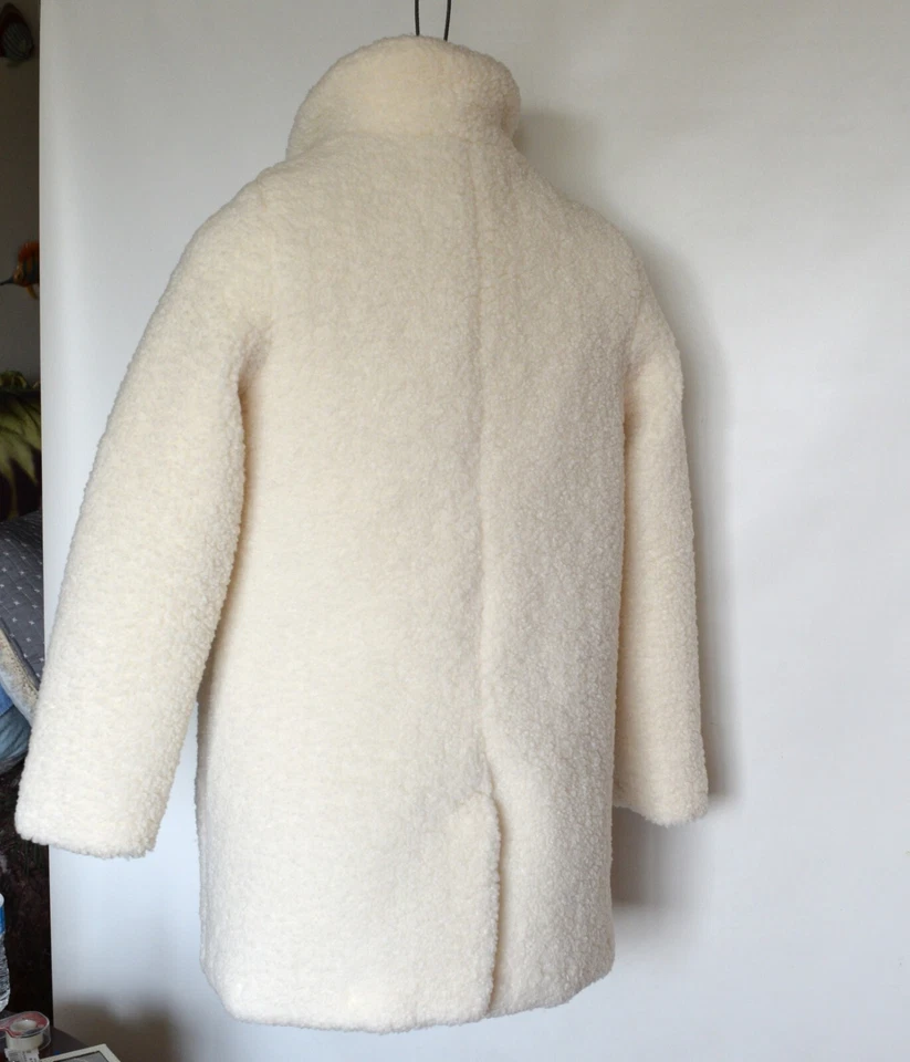 Zara Kids lightweight White to Cream soft faux fur coat Size 11/12 ( 152 cm) - Image 3 of 4