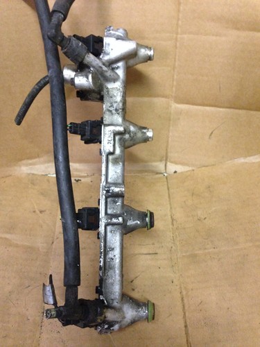 FORD MONDEO MK2 1997 2.0 SET OF PETROL INJECTORS AND RAIL 938F-9D280