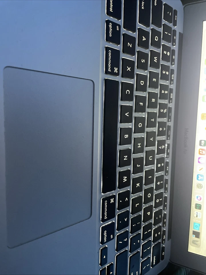 Apple MacBook Air 13 Intel Core i5 2nd Gen 1.70 GHz,128 GB 4 GB - Image 3 of 4