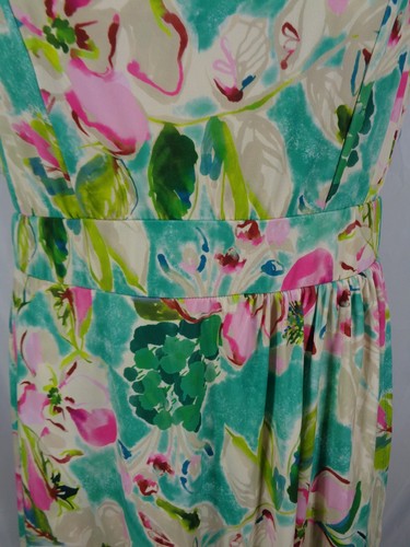 Nuevo Vestido Torrid Floral Studio Tejido Midi Imitación Envolvente Talla 0 (12) Grande - Imagen 9 de 17