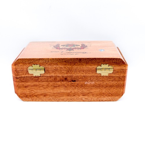 Caja de cigarros de madera vacía especial Between the Lines Reserva 8,25" x 5,5" x 3" - Imagen 7 de 12