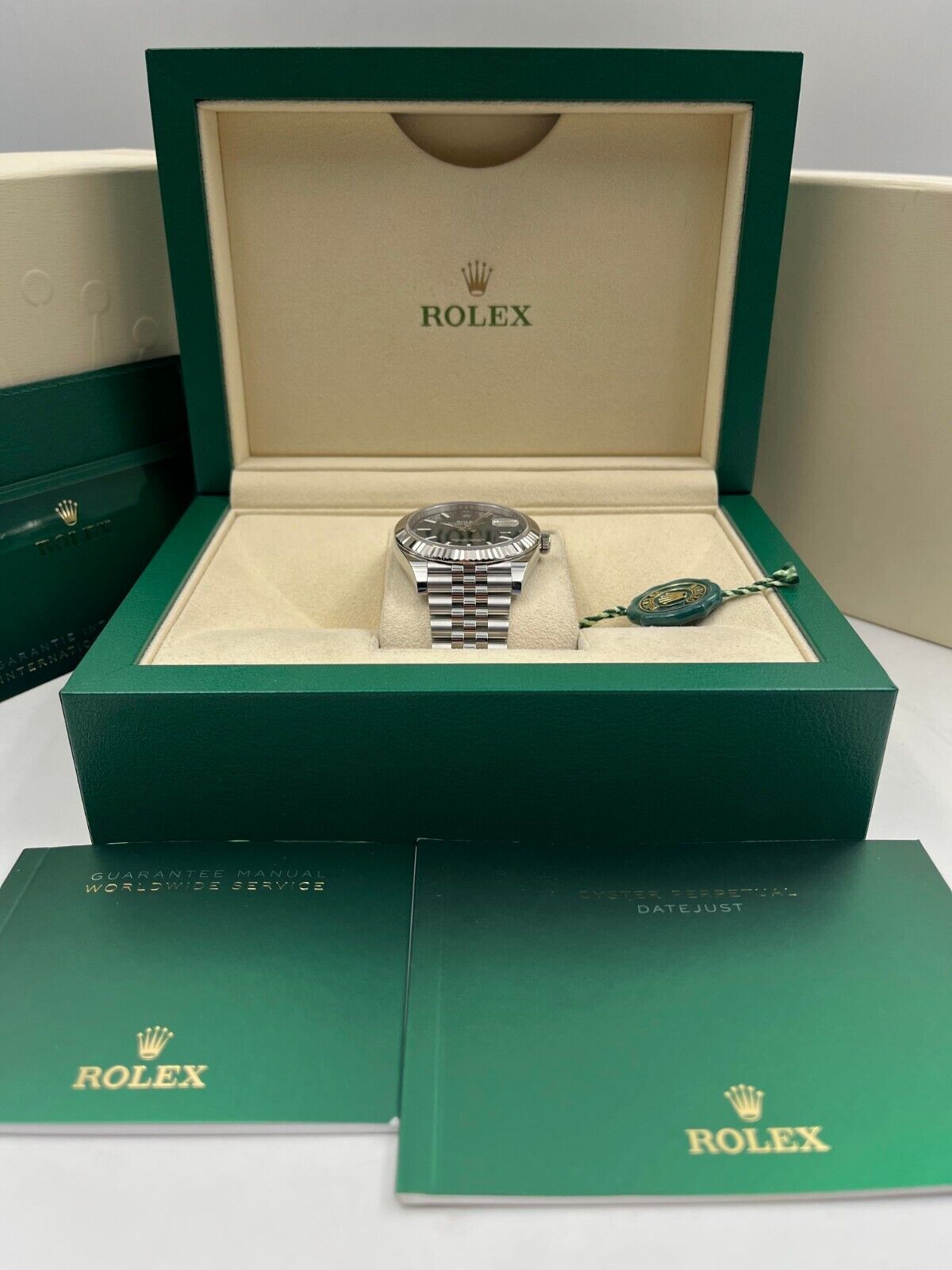 Rolex Date Just 41mm Fluted Blue Index Dial Jubilee Bracelet 126334 Unworn 2023 - Picture 2 of 13