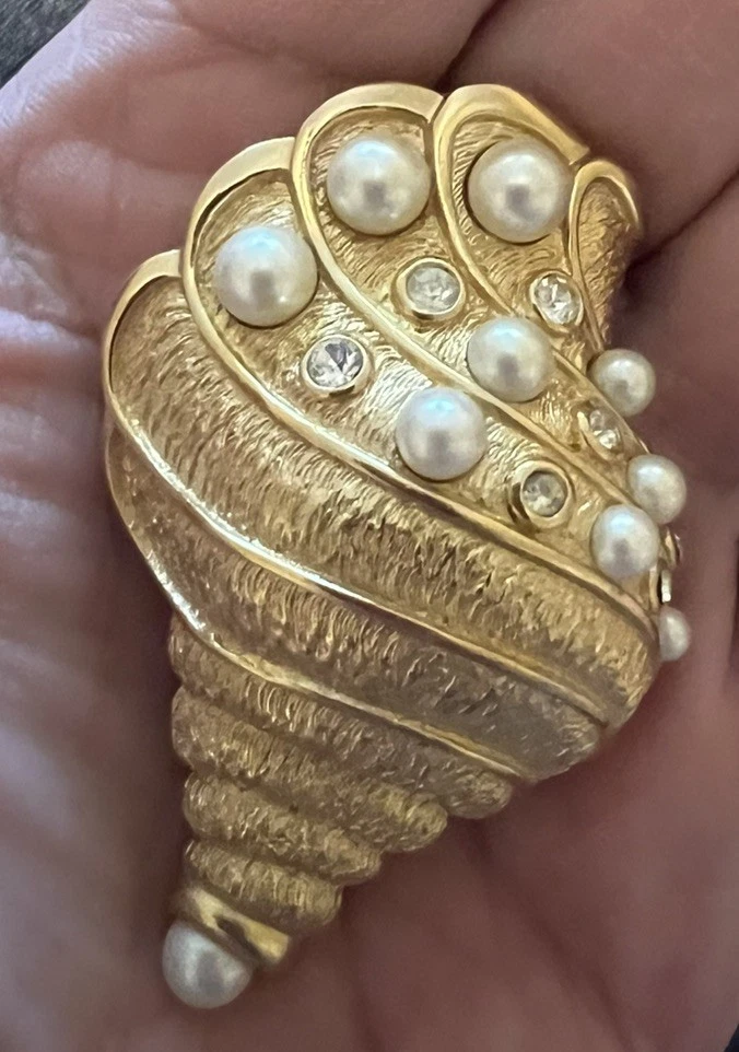 美品 希少 Dior　ディオール　ヴィンテージ　白鳥　　ゴールドトーン　ブローチ 極美品 Dior ディオール ヴィンテージ 白鳥 ゴールドトーン ブローチ