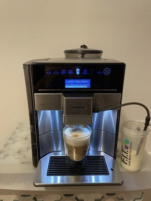 Siemens EQ.6 plus extraklasse Kaffeevollautomat