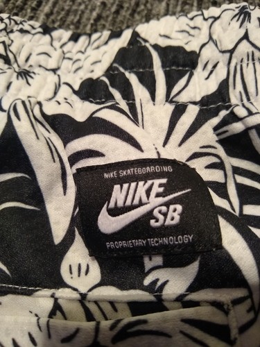 Nike SB Heritage Floral Print Shorts Skateboarding Men's Size Large Black/White - Picture 11 of 12
