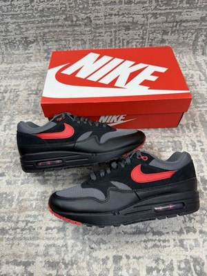 Größe 7 - Nike Air Max 1 Ess Black University Red Iron Grey Vamps FZ5808-008