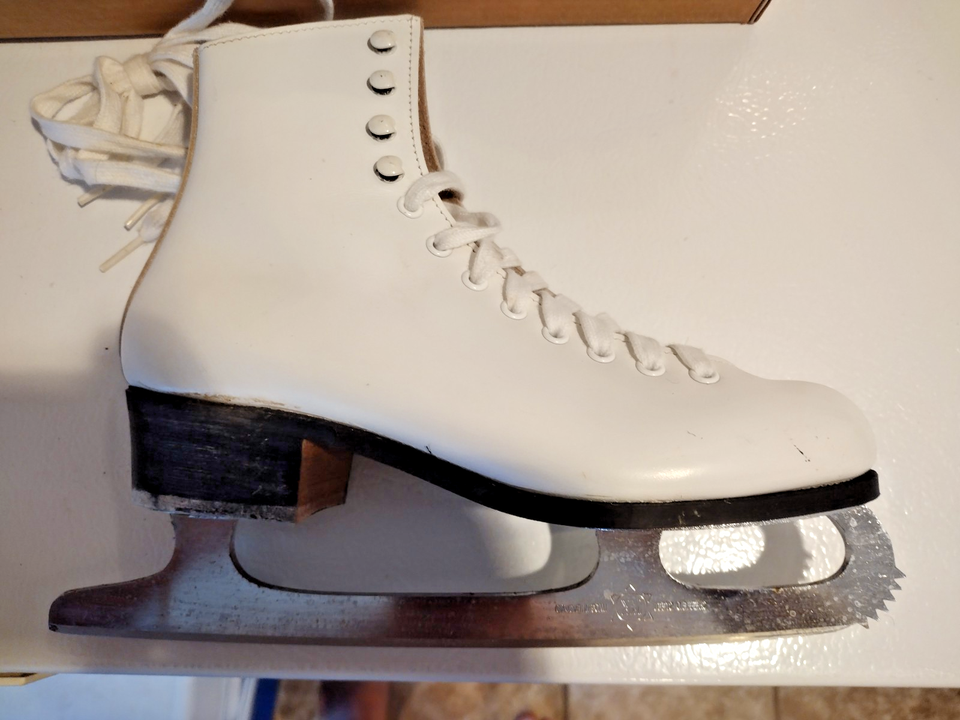 Vintage Riedell Red Wing Skates White Lace Up Retro Preppy Ice Skating ...