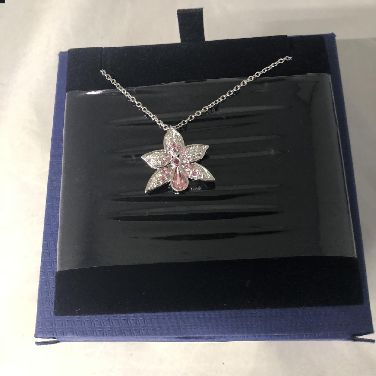 SWAROVSKI SCS ORCHID PENDANT, RHODIUM PLATED, 2013, RETIRED, NEW
