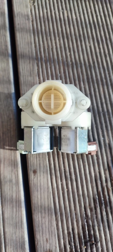 Zulauf Magnetventile AEG L61473FL Ventil Waschmaschine voll funktionstüchtig  - Image 4 of 4