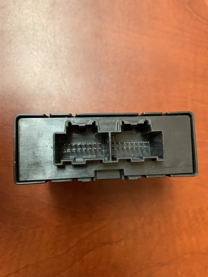 Chevrolet Malibu 2016-2018 PDC módulo de control de distancia de estacionamiento 13521136 Foto 2 de 3