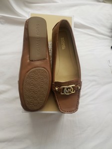 michael kors charm moc loafer