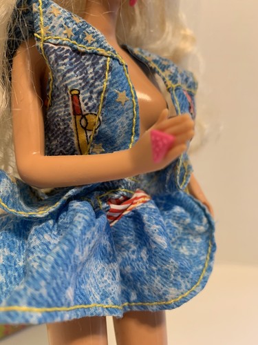 Muñeca Barbie americana vintage parcialmente vestida años 90 - Imagen 3 de 9