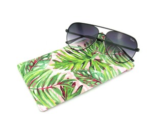 snap sunglasses case