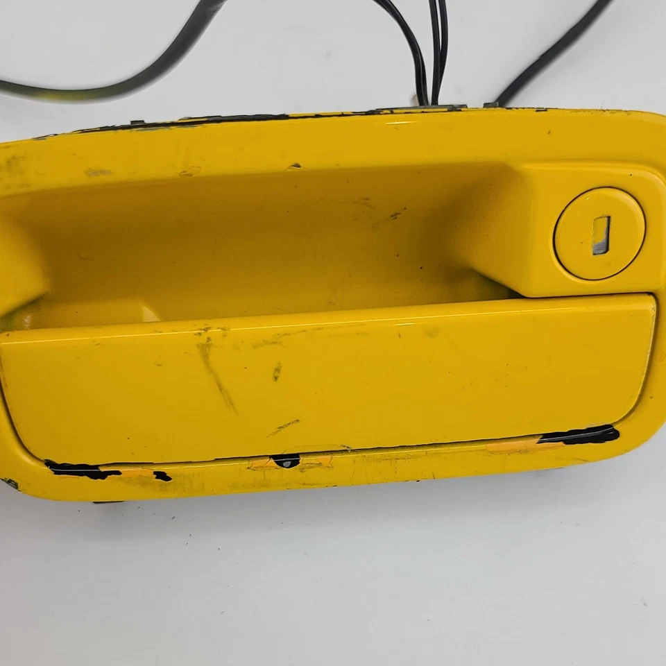 Manija de puerta exterior amarilla OEM para pasajero delantero derecho Lotus Esprit S4 1994 Foto 4 de 4