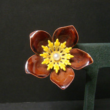 Vintage Petite Brown  Yellow Enamel Metal Cupped Daisy Flower Pin Brooch