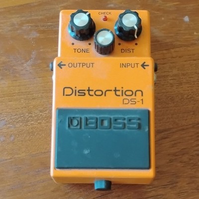 BOSS DS-1 Analog Distortion Guitar Effects Pedal for Electric Guitar