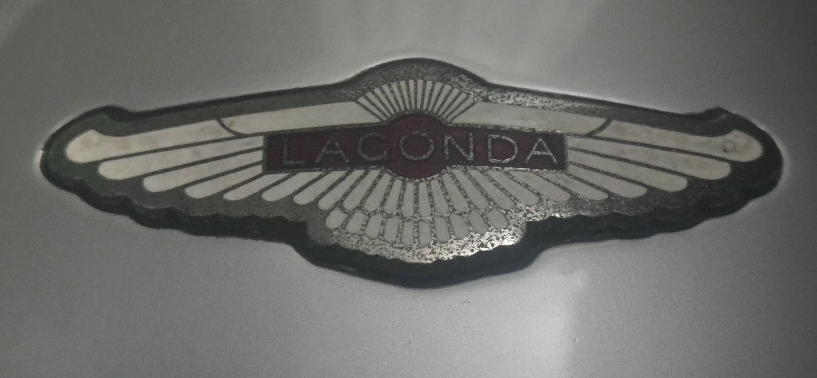 (1) RARE OEM 1987-1990 Aston Martin Lagonda Series IV Wheel Center Hub Cap #01