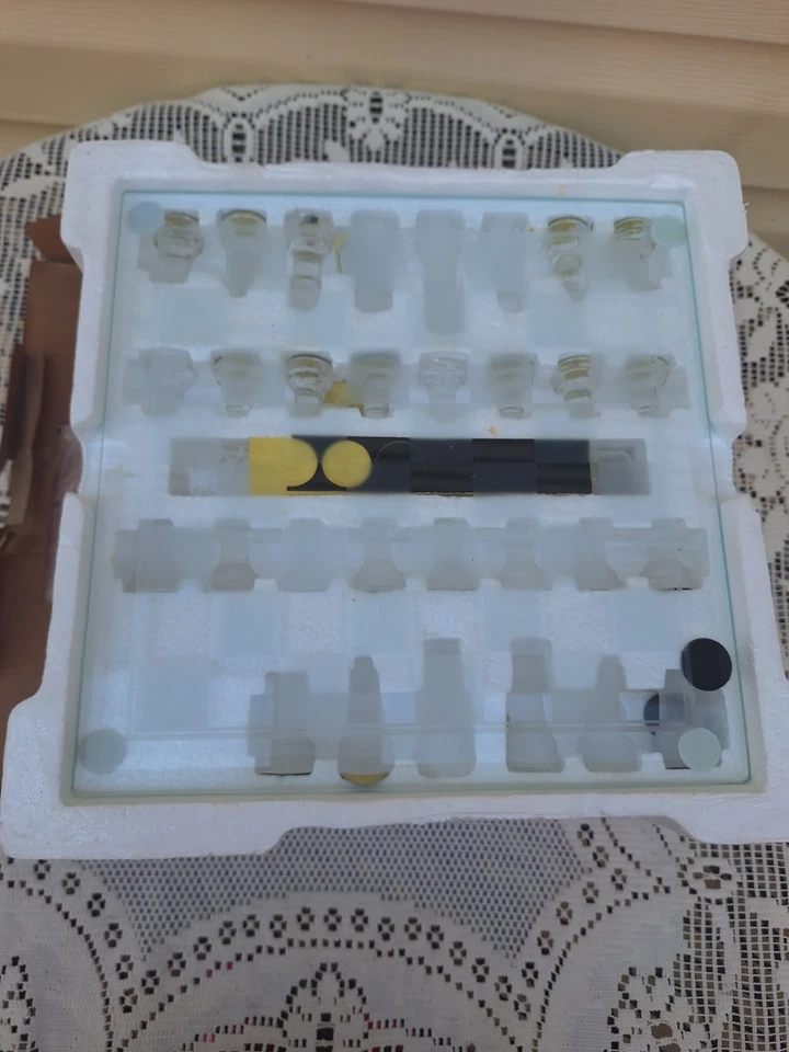 CONJUNTO DE XADREZ E DAMAS DE VIDRO 9,5 polegadas tabuleiro peças de vidro fosco e transparente - Imagem 4 de 4
