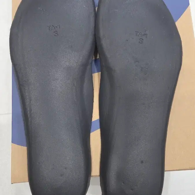 Asics NovaBlast 5 Running Shoes - Size 275, Lightly Used