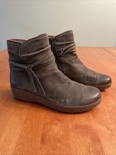 Dansko Evelyn Boot Lichen Sz 39 GUC suede Leather