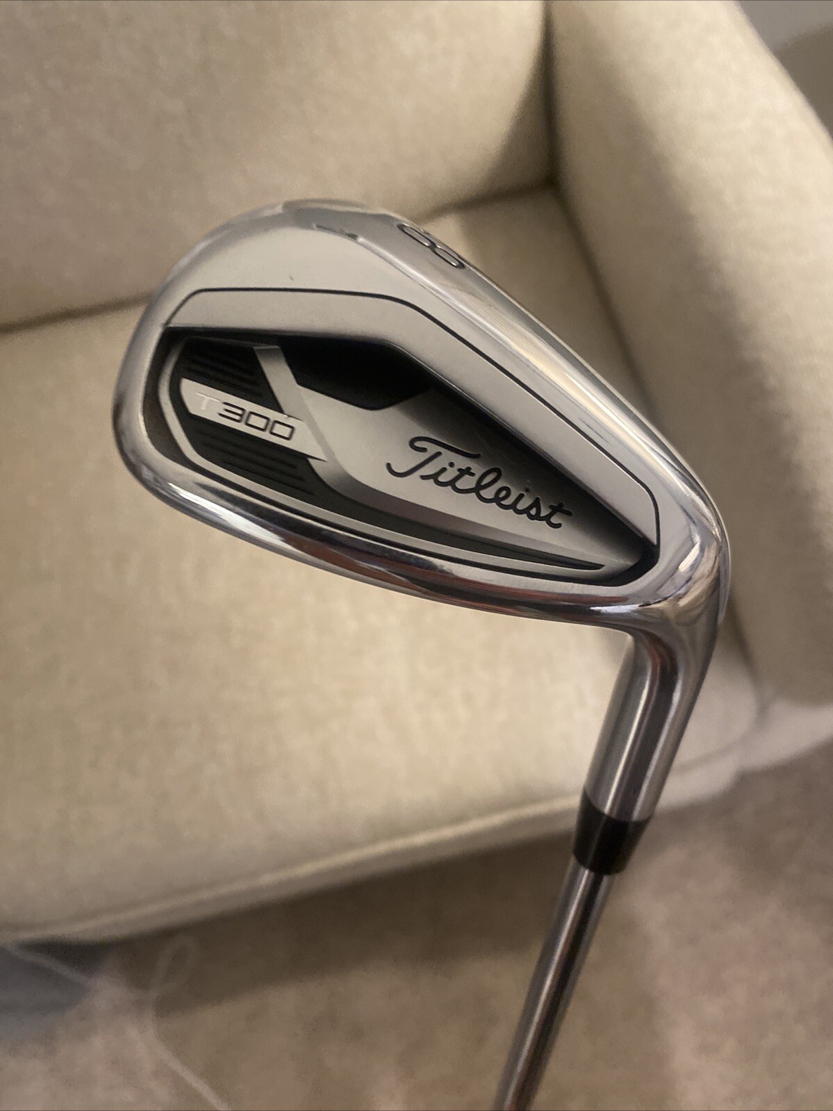 Titleist T300 48 Degree Wedge. RH. AMT Red S300 Shaft. INSTITUTO