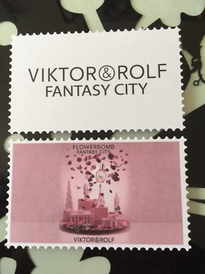 1 Duftkarte Flowerbomb Fantasy City von Viktor&Rolf