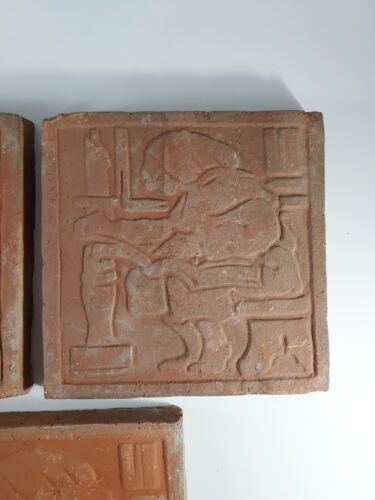 Lotto 3 Piastrelle Monk Ceramica Terracotta Grueby Pardee Non Smaltate 6"x6" Scriba? Biblioteca - Foto 3 di 21