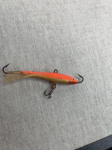 Rapala Jigging Rap 9 Weighted Vintage circles in water to attract fish - Picture 8 of 8