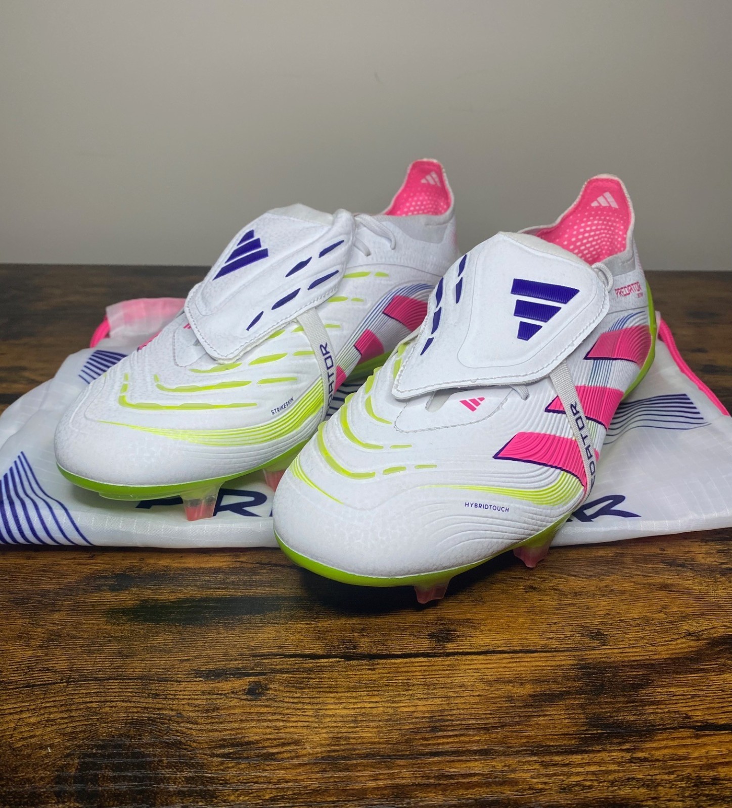 Évitez les glissades sur herbe avec les crampons Adidas Predator Elite FT FG ID8967