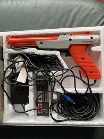 Nintendo NES Action Set Console, Controllers, Zapper And Duck Hunt/Super Mario
