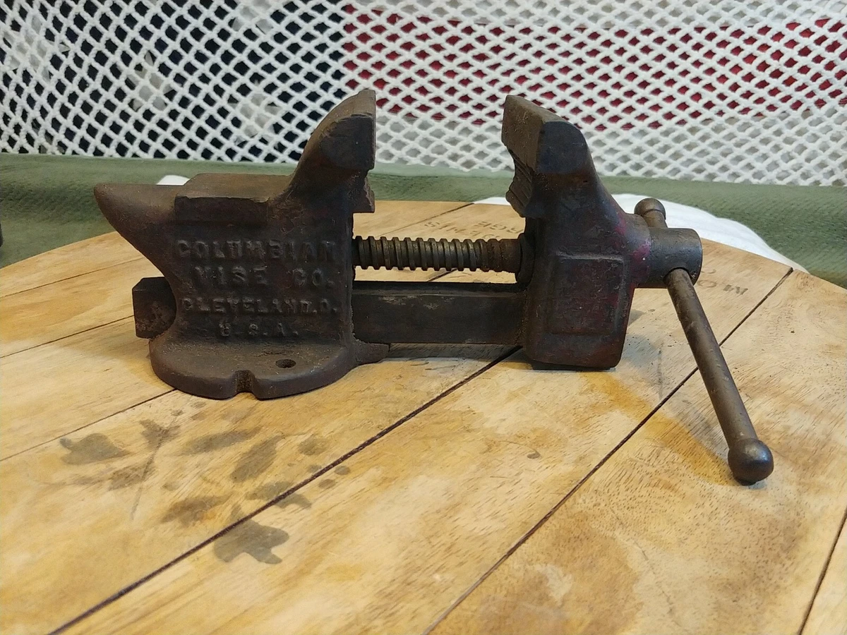 Vintage Columbian Bench Vise No. 40