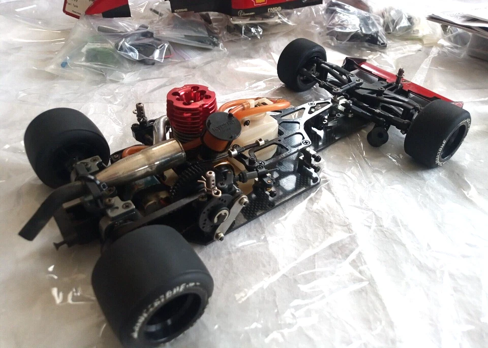 Kyosho KF01 SP KIT Formula Car 1/10 Scale Carbon Chassis 2 Speed Special Edition - Image 4 of 4