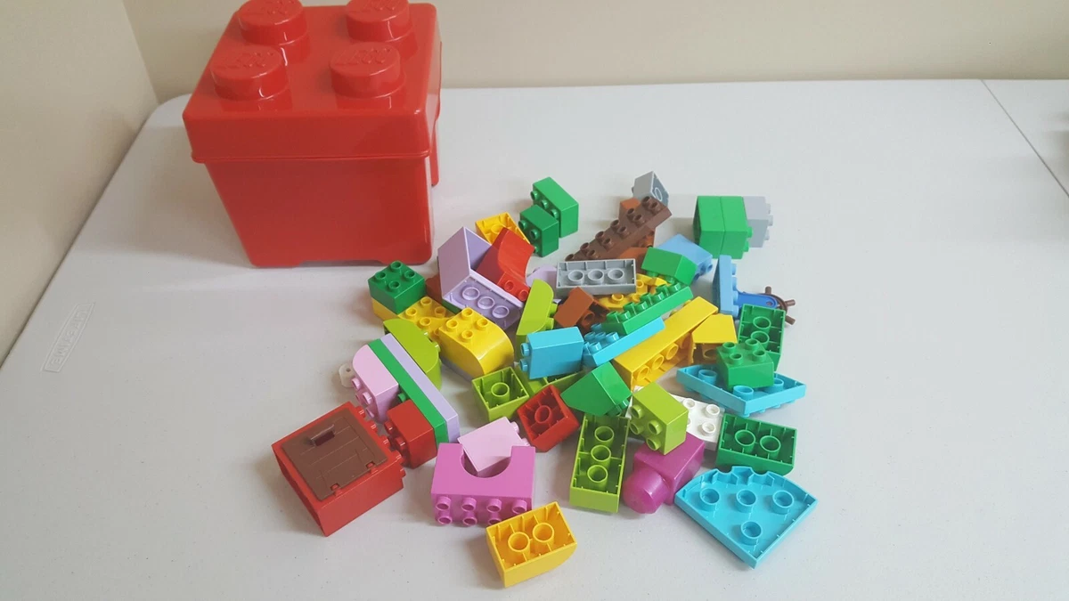 LEGO JUNIORS LOT LEGOS IN 10667 RED PLASTIC STORAGE CONTAINER GIANT LEGO CASE