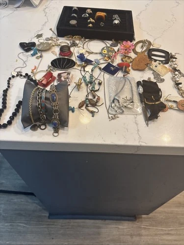 Vintage antique -New ￼Costume Jewelry Lot Mixed Metal Multi tone Some Signed .