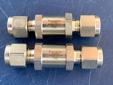 2) Swagelok 1/4" Stainless Steel Check Valve SS-4C-1 NEW Lot of 2