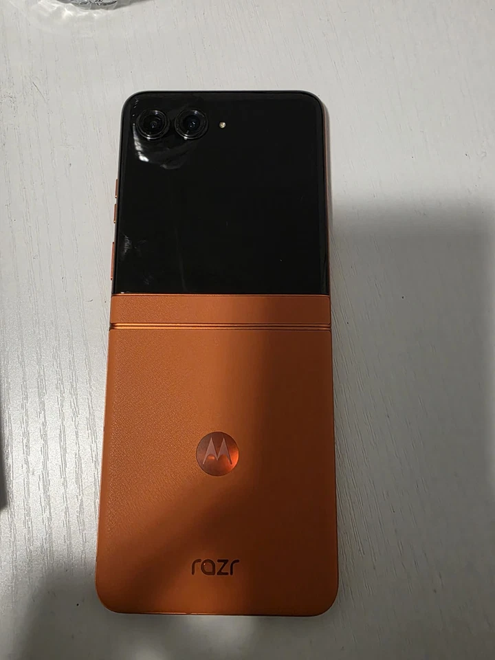 Motorola RAZR 2024 - Image 4 of 4