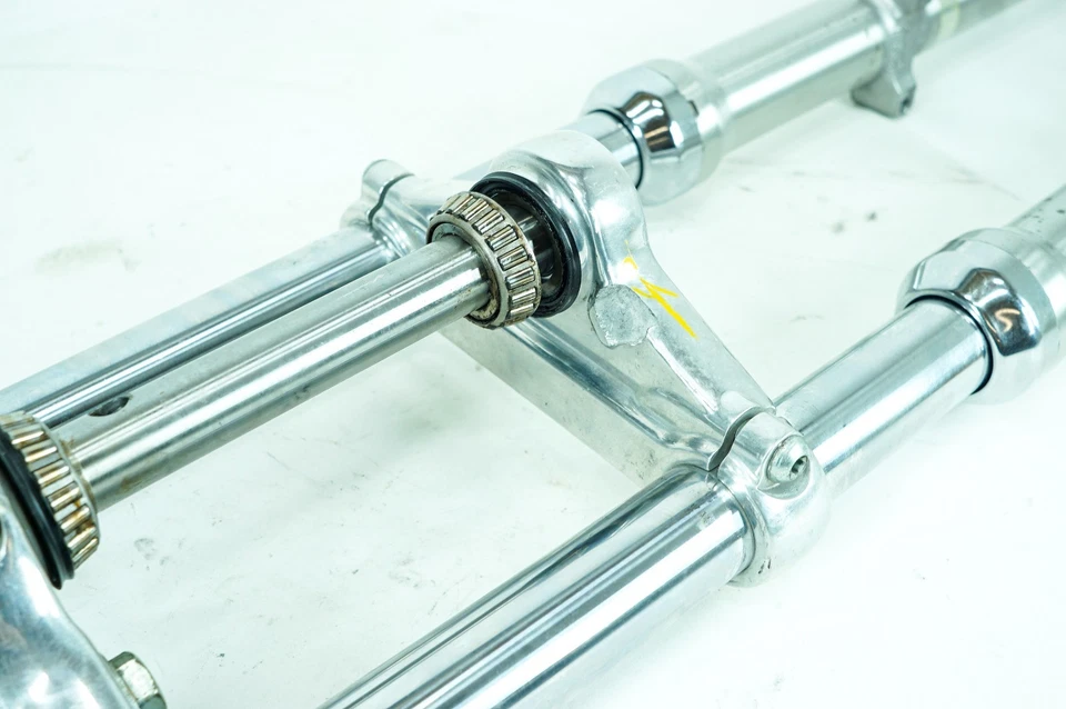 Harley Sportster XL883L 07 horquilla delantera triple árbol dañado izquierda derecha patas deslizante 1358 Foto 4 de 4