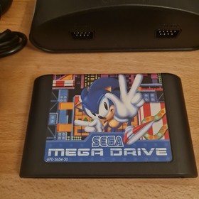 *NEW* Sega Mega Drive Classic Game Console - 81 Built-In Games, 2 Controllers