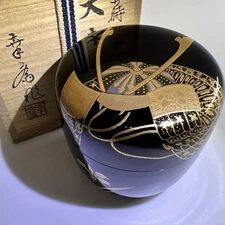 Kousai Takeuchi Kabuto Makie O Natsume Japanese Tea Ceremony Lacquer Container