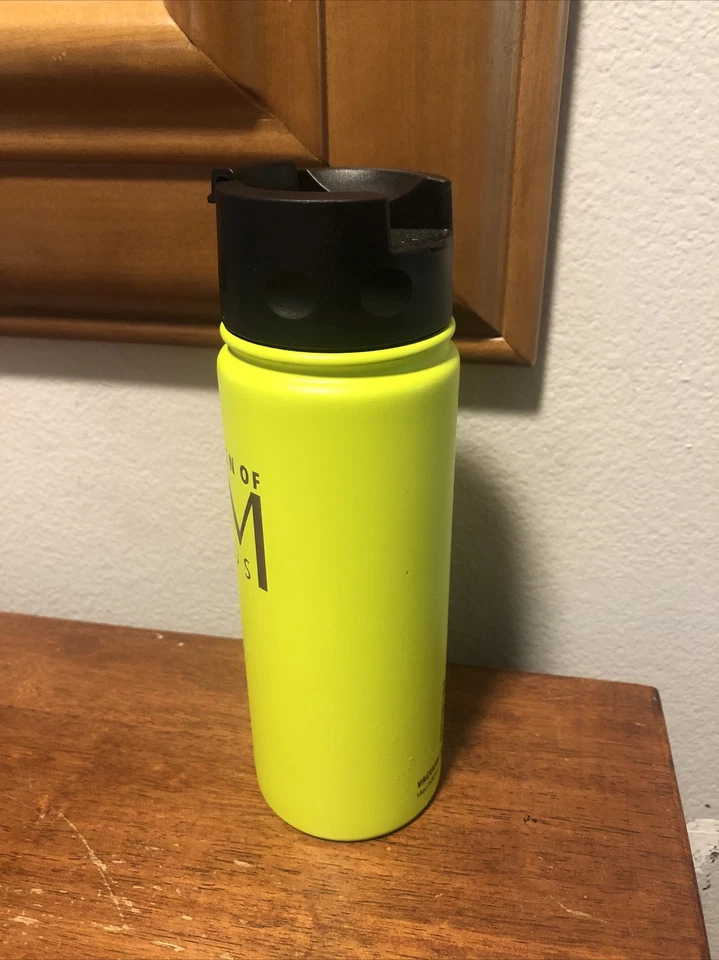 Бутылка для воды Nike Rare World HQ Employee Only «Women of Stem» нержавеющая неоновая - Изображение 2 из 4