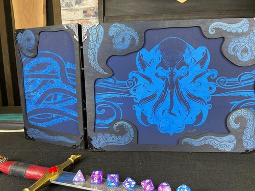 Dungeon Master Screen, DM screen, Cthulhu Design Engraved Felt Front For D&D - Picture 2 of 7